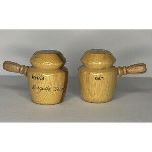 VintageSouvenir Wooden Cooking Pot Salt & Pepper Shakers  Mesquite, Texas